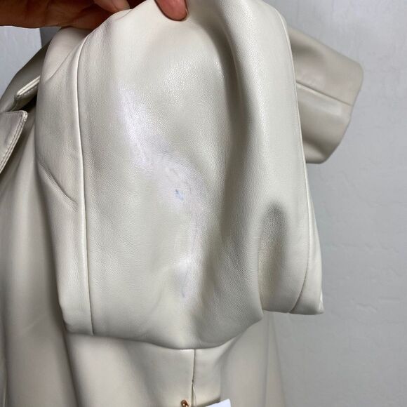 Good American 2 " Better than Leather " Oversized blazer in a cream NWT - Picture 10 of 14